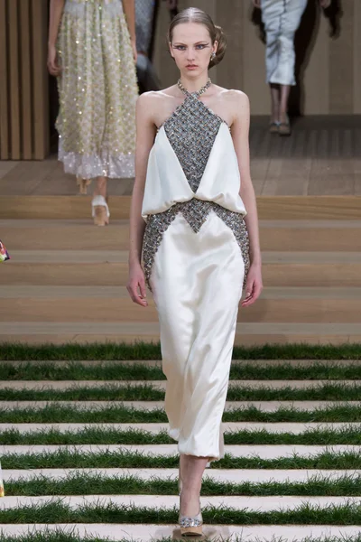 Look 54